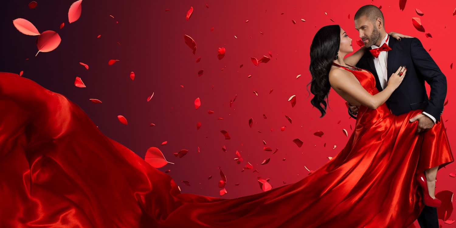 Giovane coppia innamorata che balla